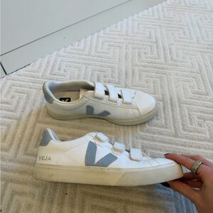 Veja Womens Recife Grip-Trio Court Sneakers